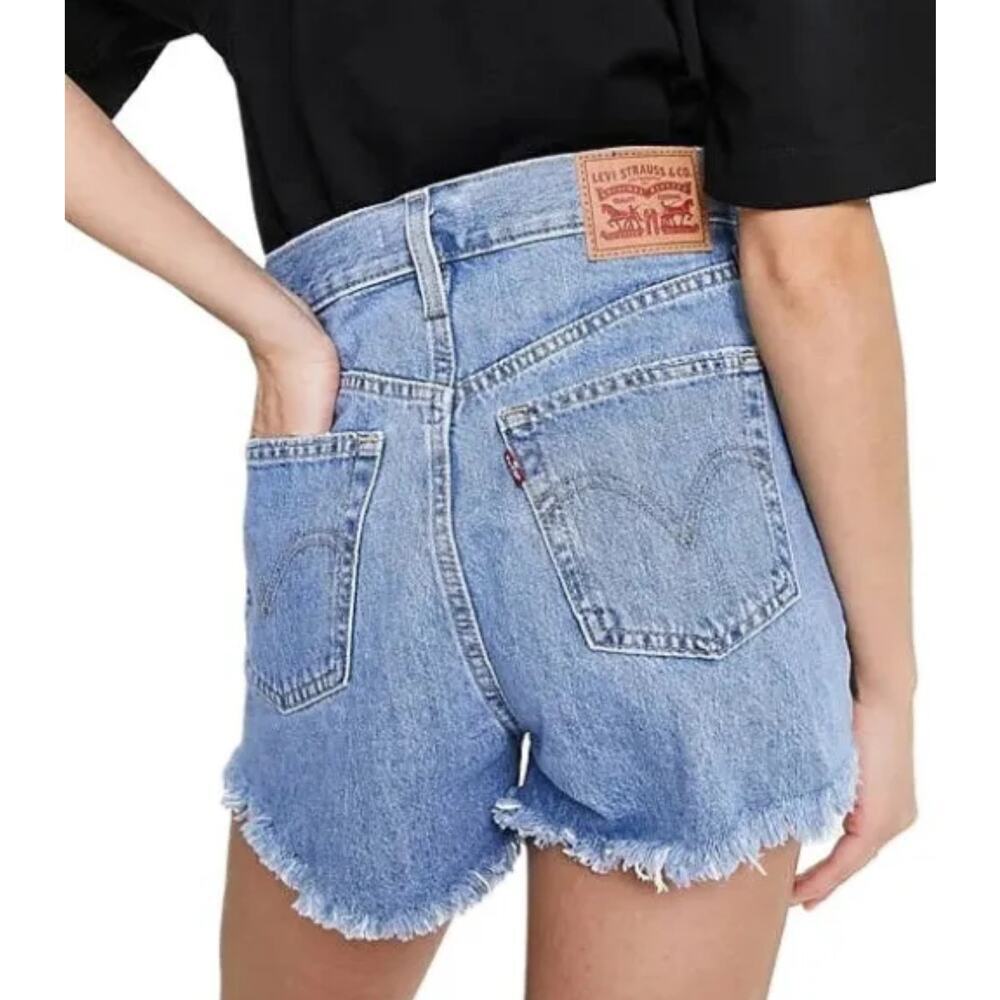 Levi's® Women's High-Rise Mom Jean Shorts Let It Be Fun Distressed Cutoff Sz 30 - Picture 2 of 7
